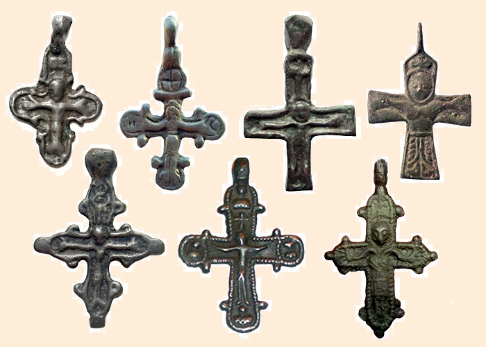Древнерусские нательные кресты с изображением Распятия XI - XIII века