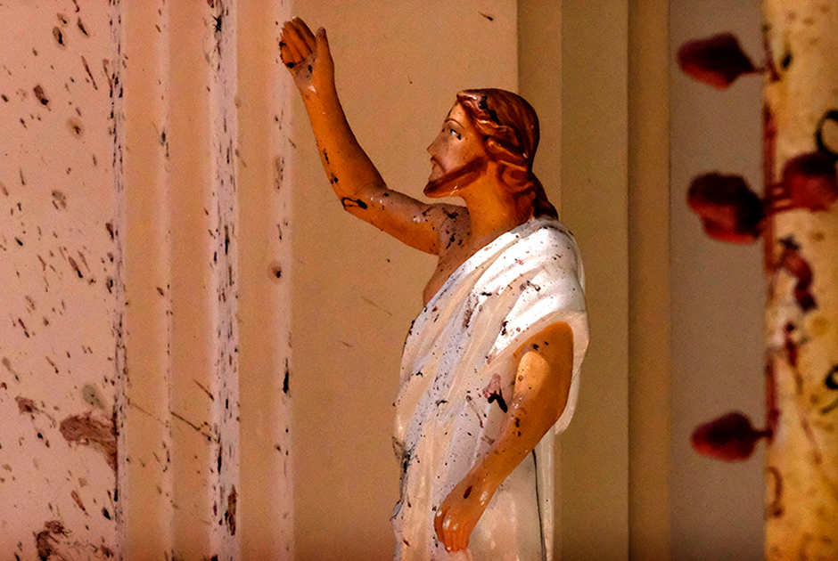 Статуя Христа в одном из храмов Шри-Ланки после теракта на Пасху.