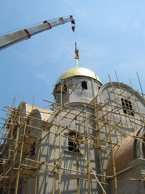 Строительство храма на острове Пукет