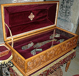 Ковчег с частью мощей праведной Ангелины Сербской и других Бранковичей в монастыре Крушедол