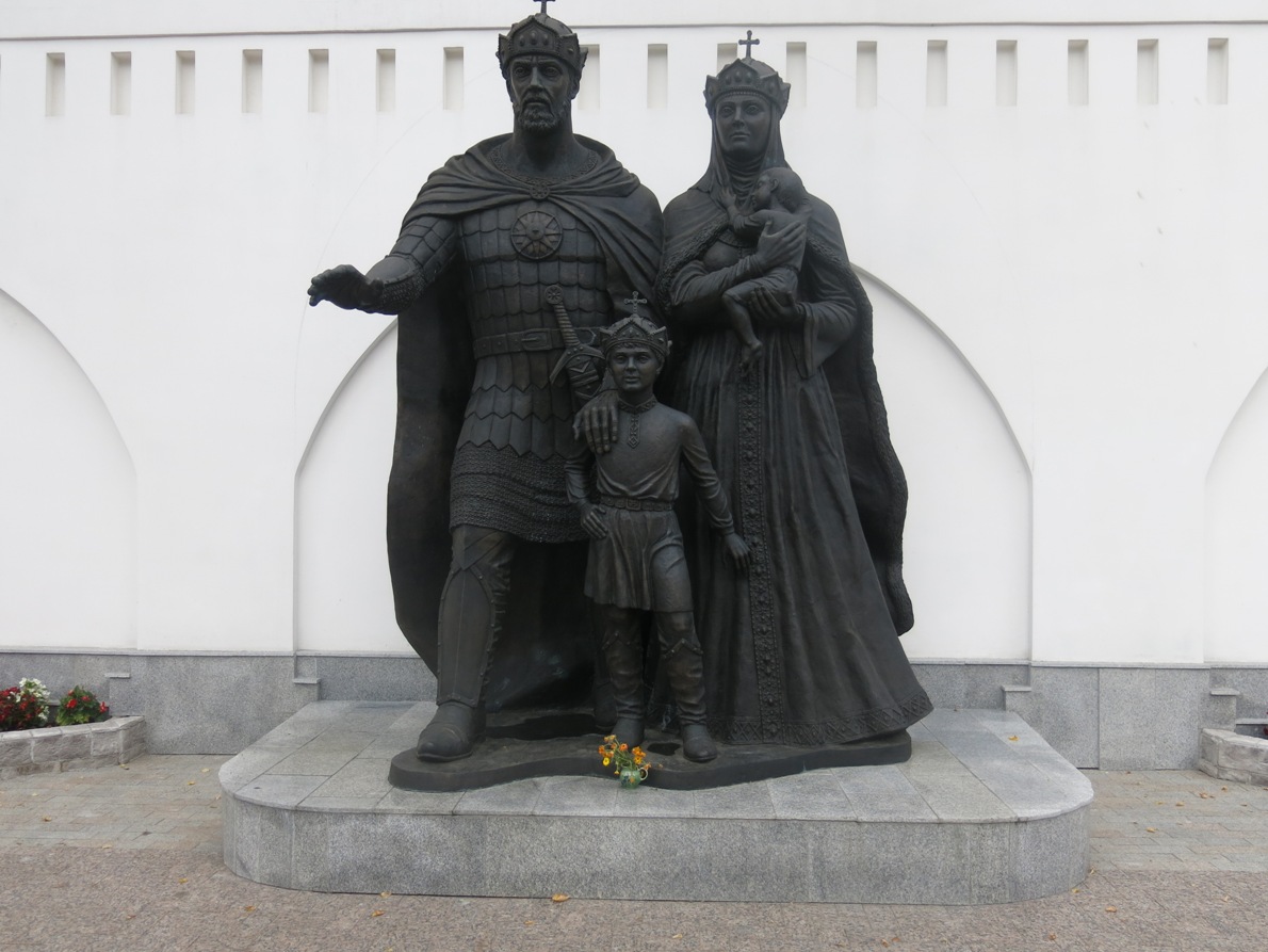 Первый в России памятник святым Димитрию Донскому и Евфросинии (Евдокии) Московской