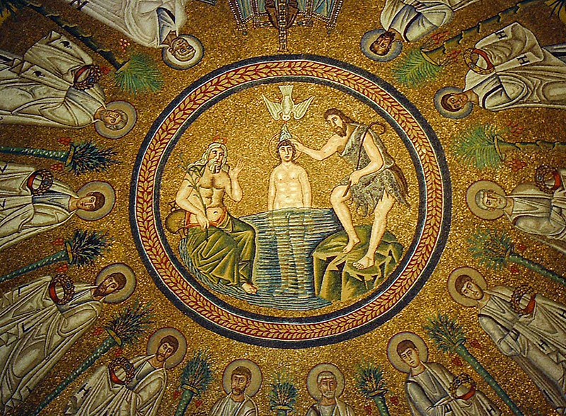 Крещение Господне.  Мозаика купола арианского баптистерия в Равенне, 493-526 годы 