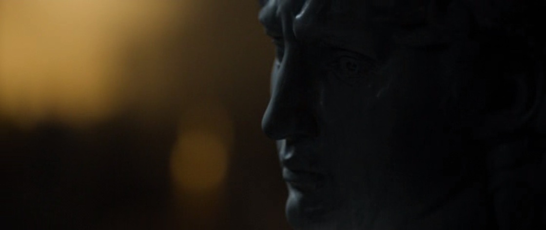 Во время боя с дронами в бункере мелькнула голова статуи Давида работы Микеланджело