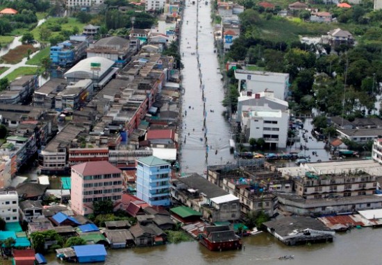 Наводнение в Таиланде - октябрь 2011 года. Фото: Liveinternet.Ru 