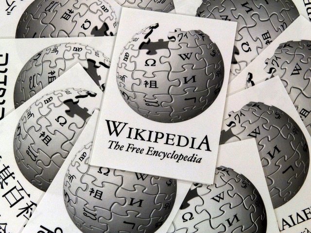 Важная ремарка: умные люди с большой осторожностью пользуются информацией с Википедии..
