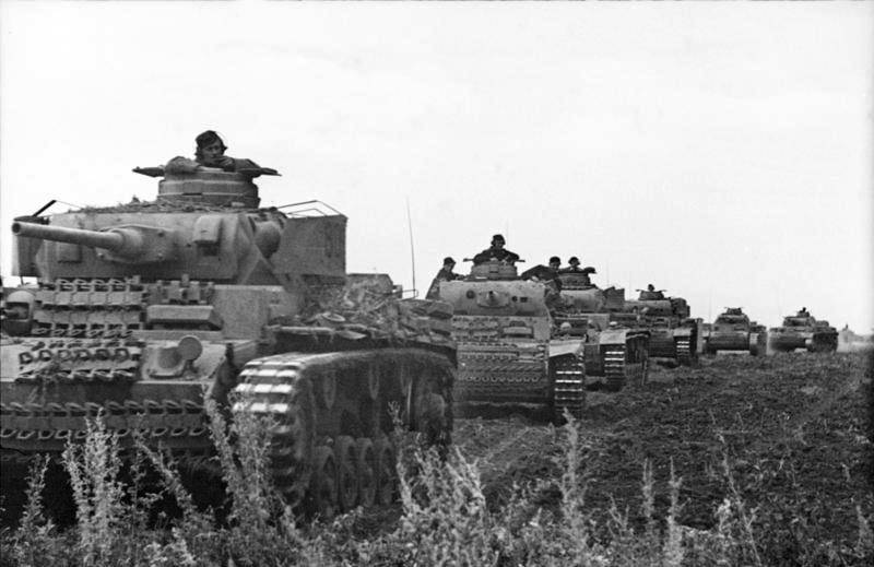 Колонна немецких танков Panzer III