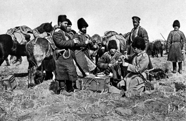 Оренбургские казаки на привале. Русско-японская война 1994 - 1905 гг.