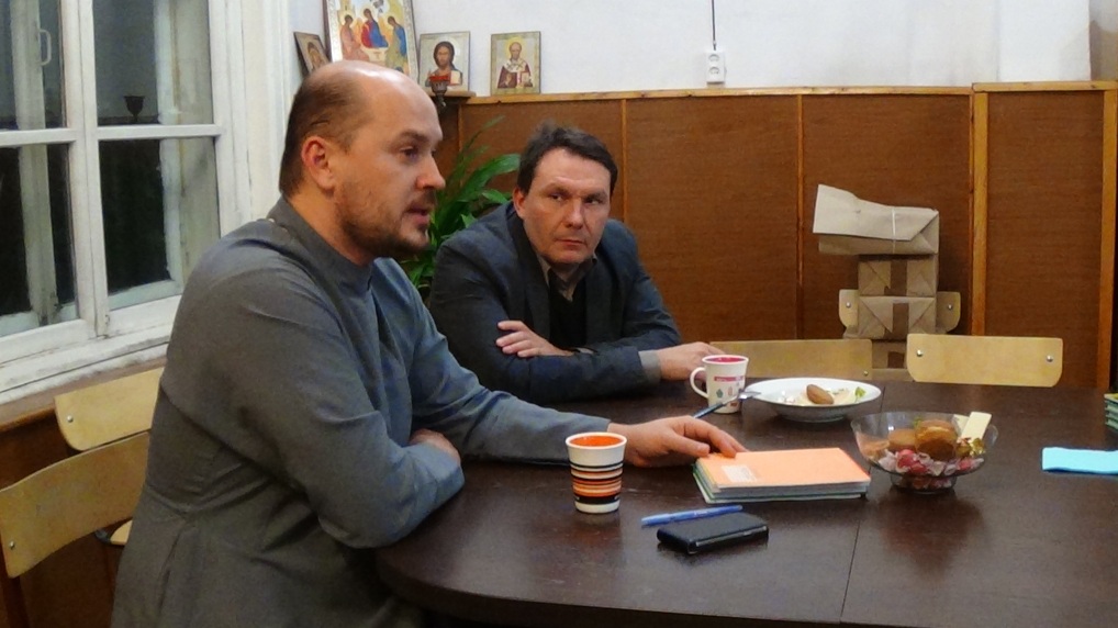 Протоиерей Сергий Домнин проводит семинар в Томске о молодежном церковном волонтерстве (08 ноября 2014 года)