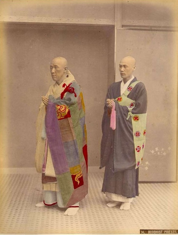 Японские буддийские монахи. Фото конца XIX века