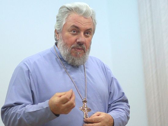 Настоятель Казанского кафедрального собора протоиерей Вячеслав Жебелев