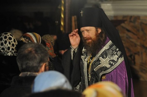 Архиепископ Томский и Асиновский Ростислав на чине прощения в Прощеное воскресение