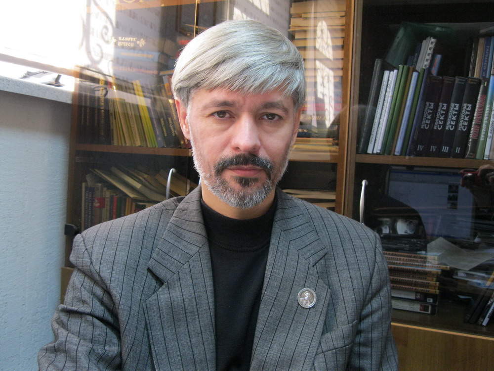 Олег Заев - апологет, миссионер, руководитель Информационно-консультационного центра по вопросам сектантства Новосибирской епархии. Занимается этим служением около 20 лет