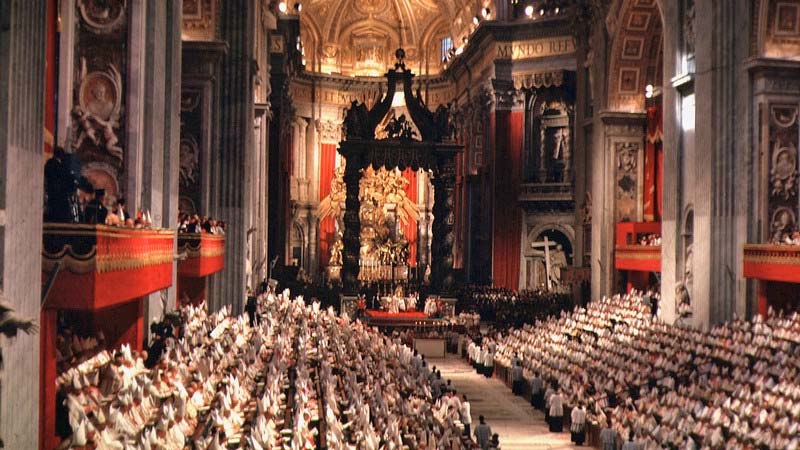 Второй Ватиканский собор, или, по католическому счету, "21-й Вселенский", проходил с 1962-го по 1965 год и вошел в историю своими радикальными реформами