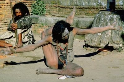 Йог. Индийская йога - что не сделаешь для белого варвара-туриста за доллар?! 