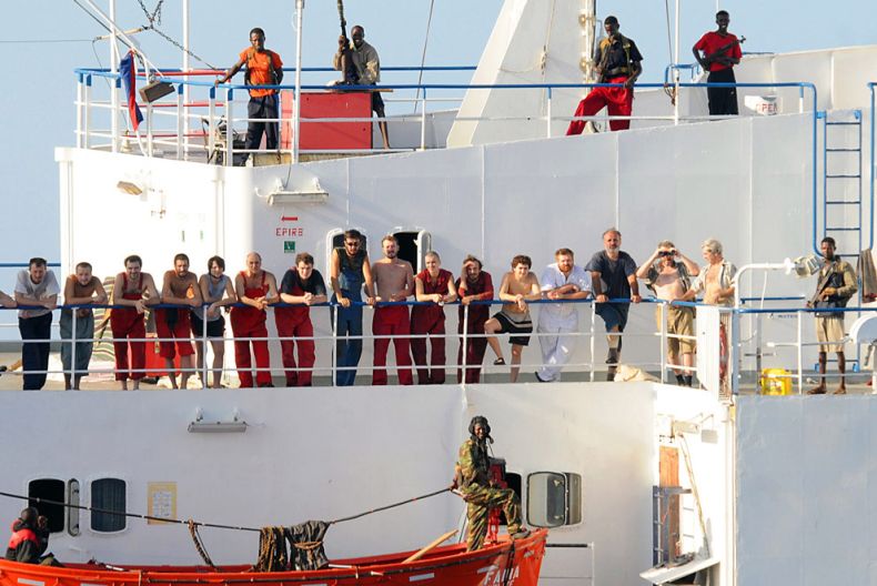 Сомалийские пираты захватили очередной торговый корабль 
