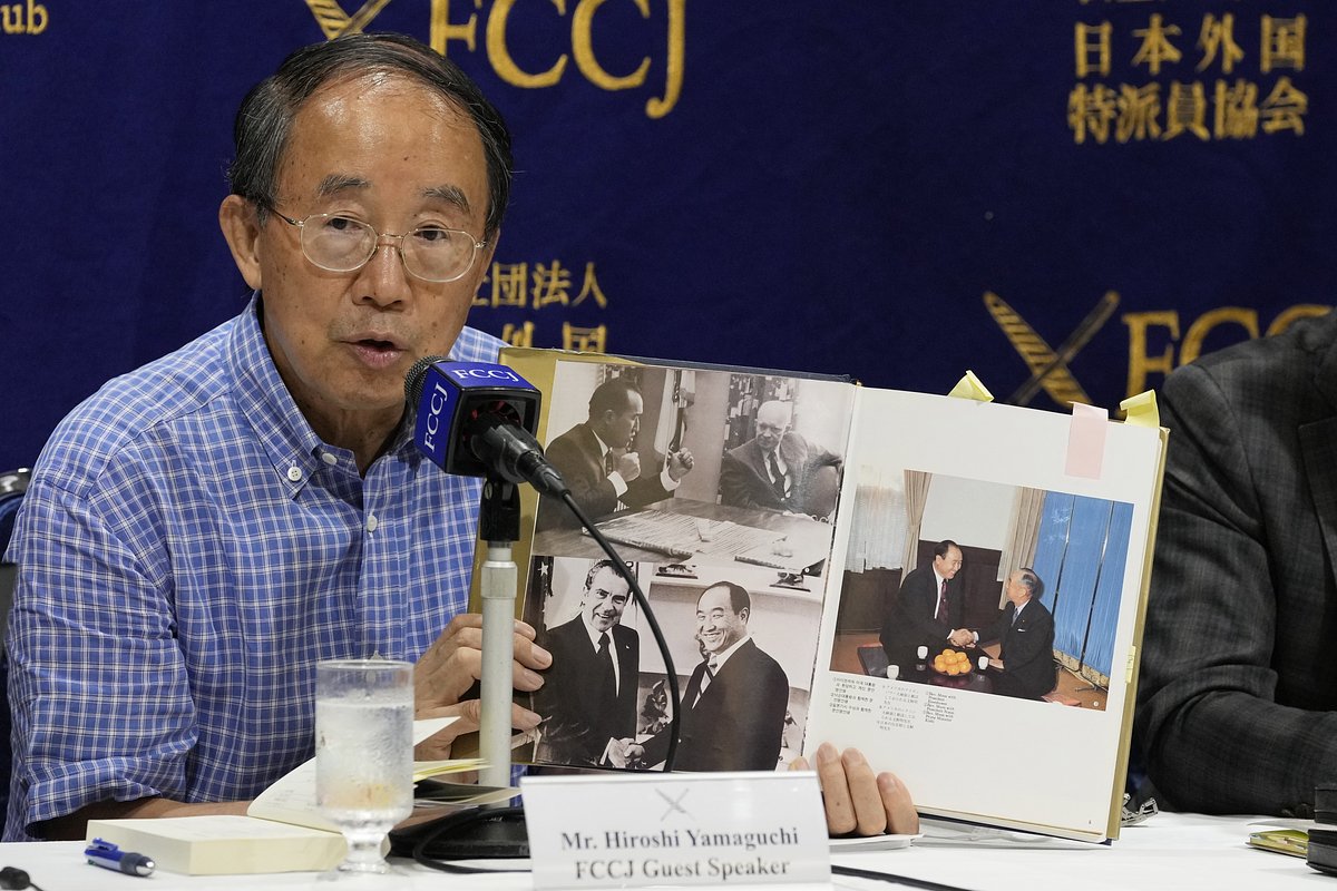 Эксперт по правовым вопросам Хироси Ямагучи выступает на пресс-конференции, посвященной Церкви объединения и ее деятельности в Японии. Токио, 29 июля 2022 года