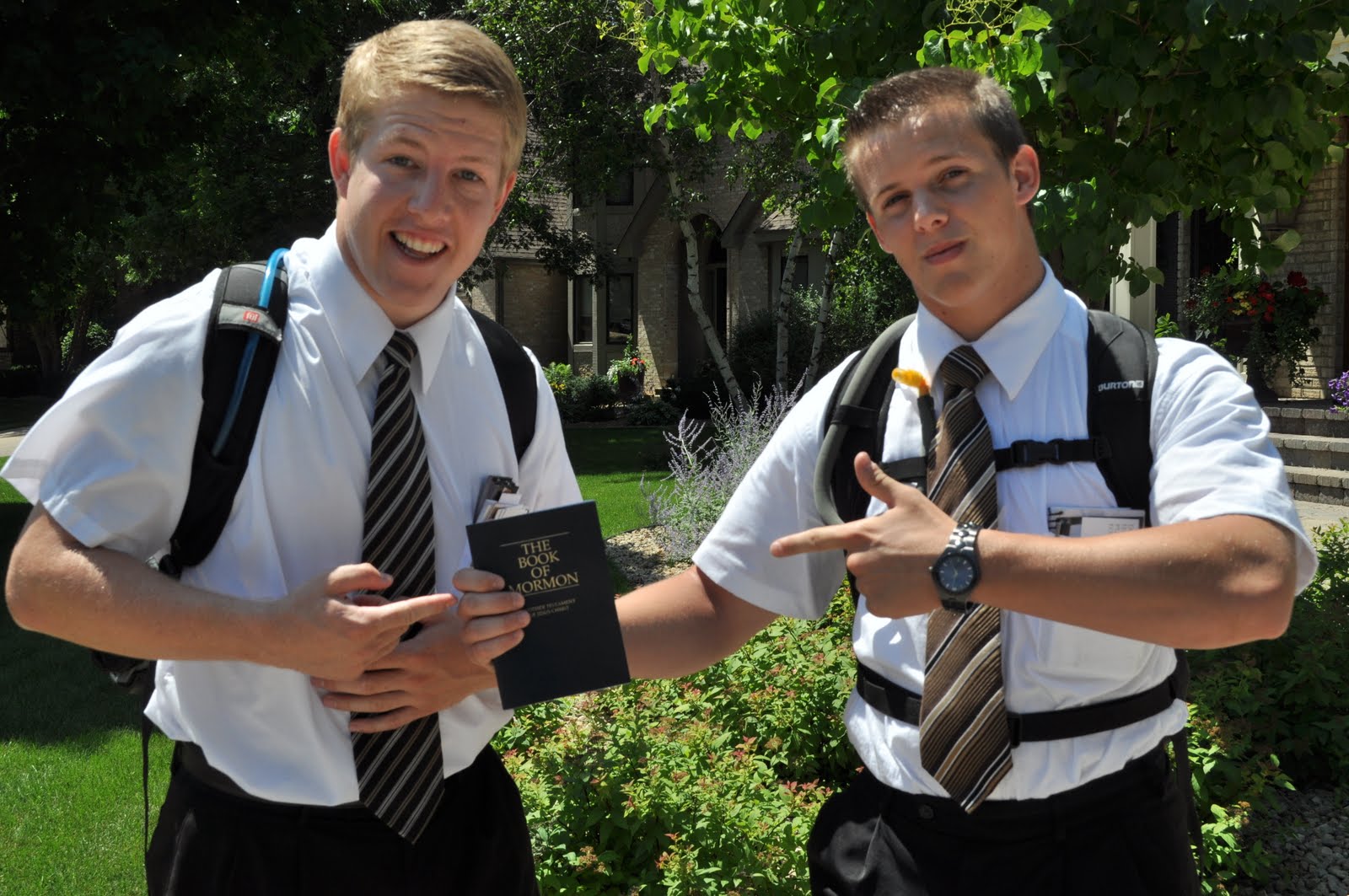 В Новороссийске были задержаны четверо граждан США, представлявших религиозную группу мормонов - волонтеров Церкви Иисуса Христа Святых последних дней