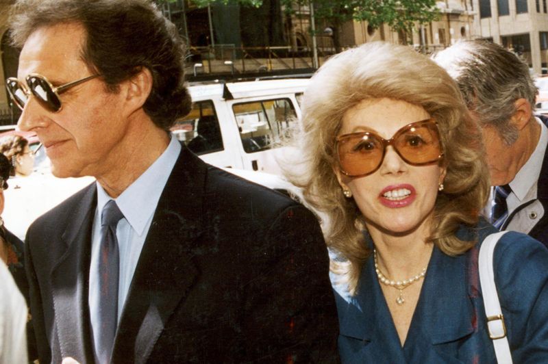 Энн Гамильтон-Бирн и ее муж прибыли в суд в Мельбурне в 1993 году