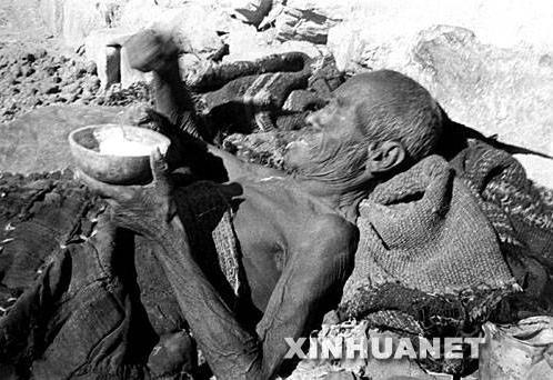 Старый, умирающий раб тибетских лам