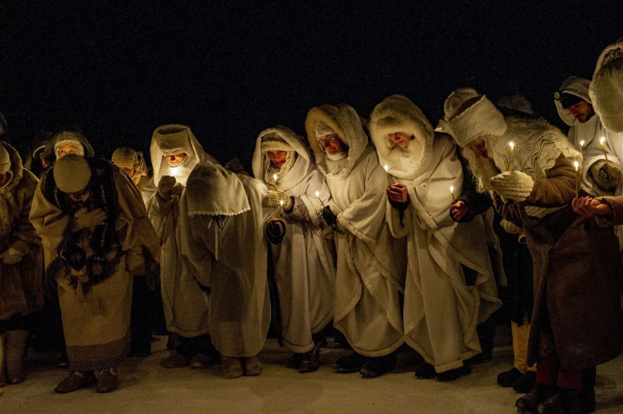 Январь 2011 года, Красноярский край. Ночная литургия перед Рождеством (у виссарионовцев - 14 января, день рождения Виссариона)