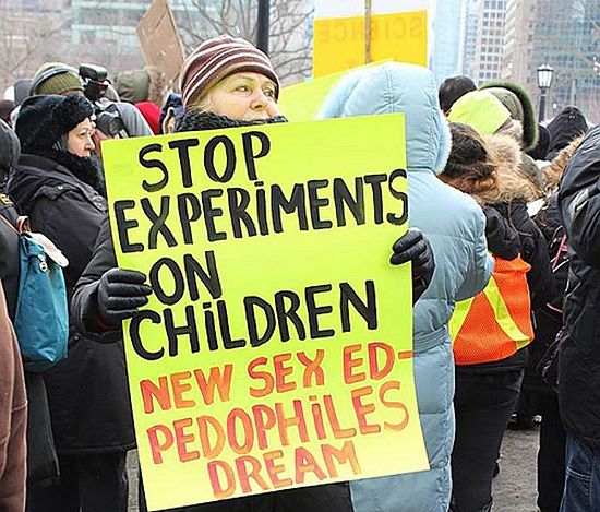 В городе проходит самая масштабная за всю историю Канады недельная забастовка родителей. Фото Эвелины Азаевой